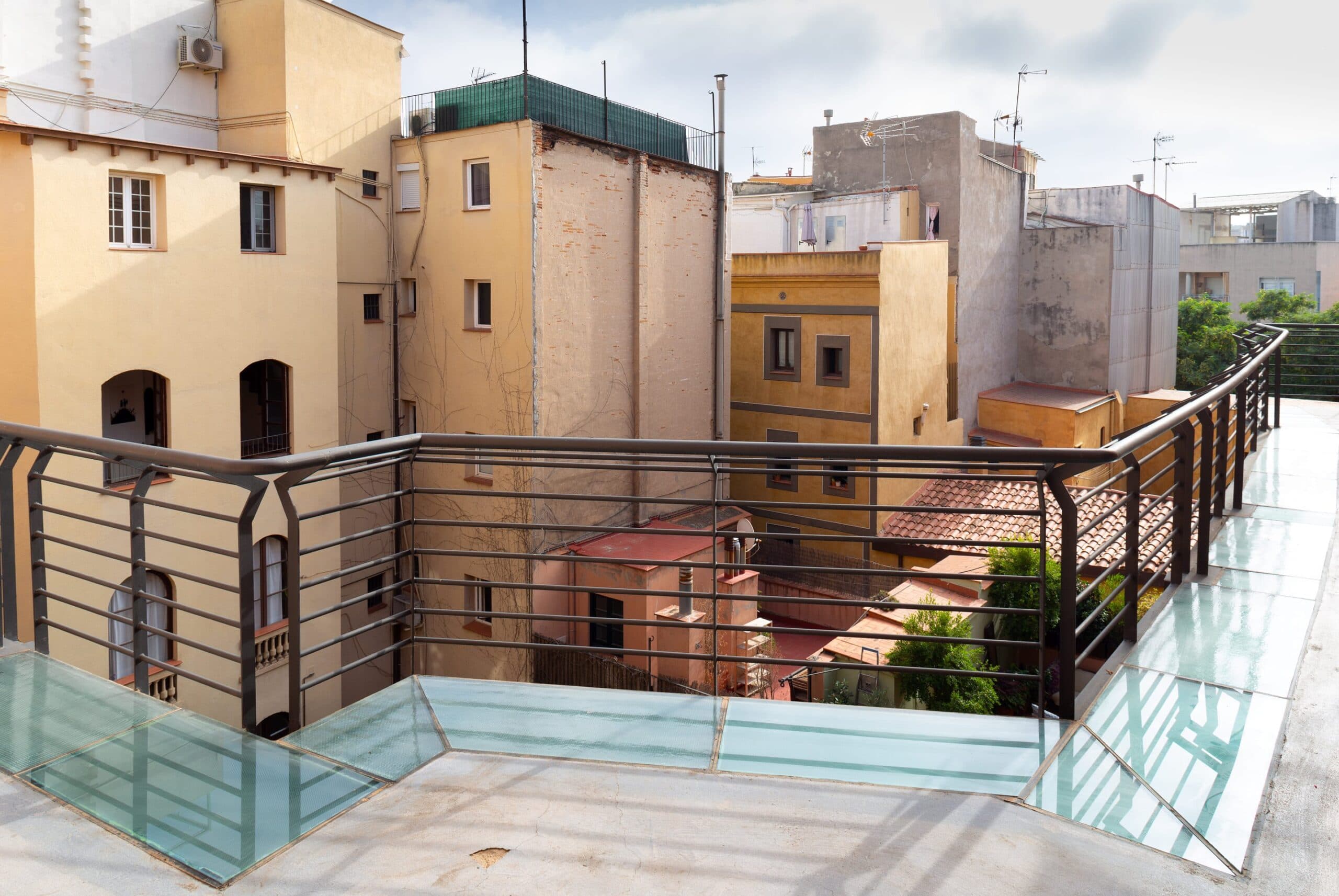 CORTINES — 11